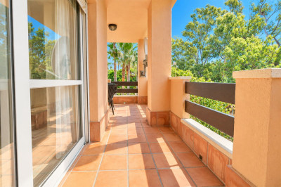 3 Bedroom Middle Floor Apartment in Cabopino - Image 3
