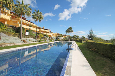 3 Bedroom Middle Floor Apartment in The Golden Mile - Image 5
