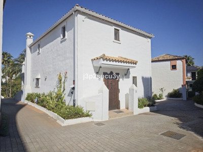 4 Bedroom Detached Villa in Selwo