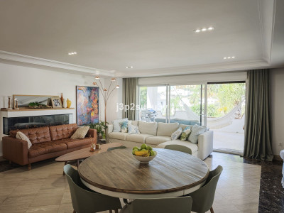 4 Bedroom Detached Villa in Selwo - Image 5