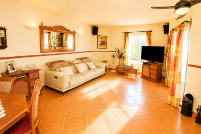2 Bedroom Middle Floor Apartment in Nueva Andalucía - Image 5