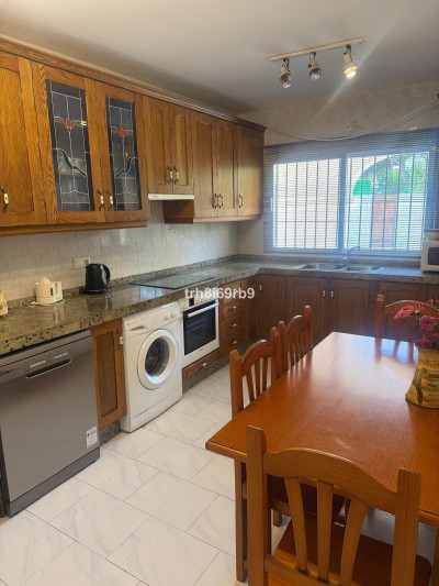 4 Bedroom Detached Villa in Benamara - Image 5