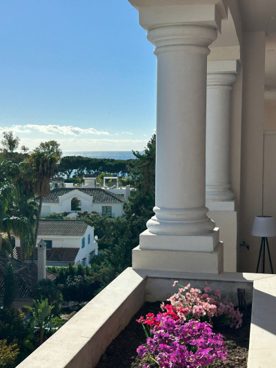 2 Bedroom Middle Floor Apartment in The Golden Mile - Image 5