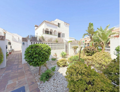 4 Bedroom Semi-Detached House in Manilva