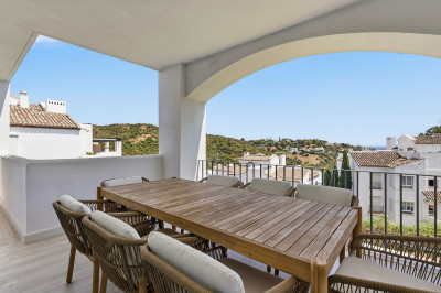 3 Bedroom Middle Floor Apartment in La Quinta - Image 5