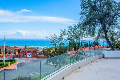 3 Bedroom Middle Floor Apartment in La Mairena - Image 1