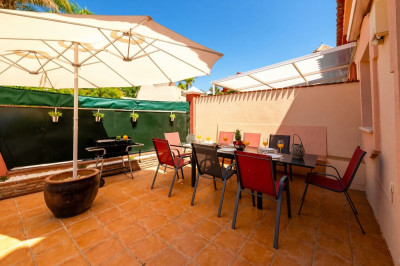 4 Bedroom Semi-Detached House in Marbella - Image 4