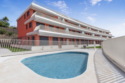 3 Bedroom Middle Floor Apartment in La Cala de Mijas - Image 2
