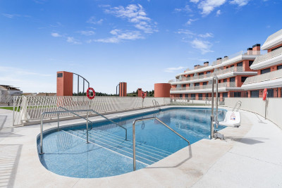 3 Bedroom Middle Floor Apartment in La Cala de Mijas - Image 3