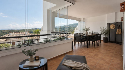 2 Bedroom Middle Floor Apartment in Casares - Image 4