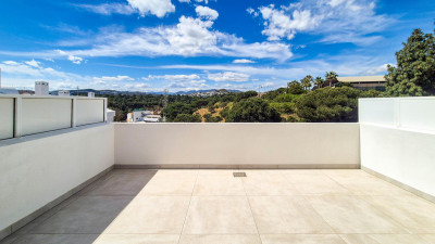 5 Bedroom Townhouse in La Cala de Mijas - Image 4