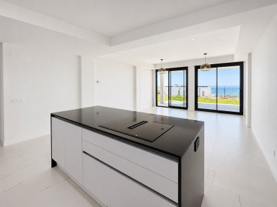 2 Bedroom Ground Floor Apartment in Casares - Image 2