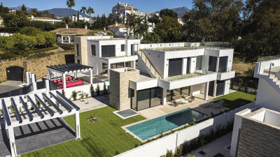 6 Bedroom Detached Villa in Atalaya - Image 1