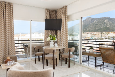1 Bedroom Middle Floor Apartment in Marbella - Image 3