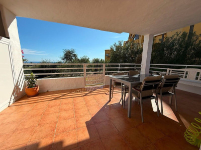 2 Bedroom Middle Floor Apartment in Estepona - Image 2