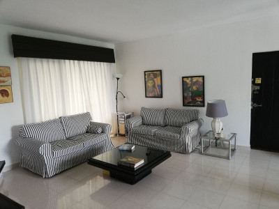2 Bedroom Middle Floor Apartment in Puerto Banús - Image 3