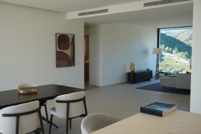 4 Bedroom Middle Floor Apartment in La Quinta - Image 3