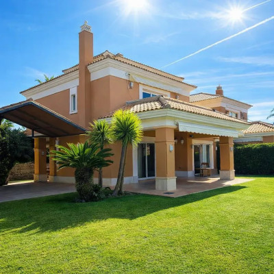 3 Bedroom Townhouse in Marbella - Image 1