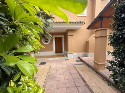 3 Bedroom Townhouse in Marbella - Image 4
