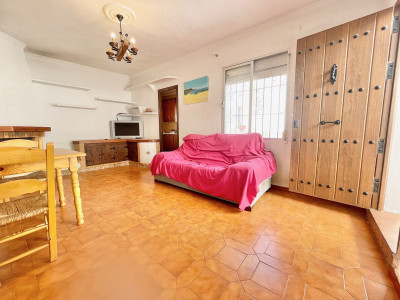 2 Bedroom Middle Floor Apartment in Mijas - Image 5