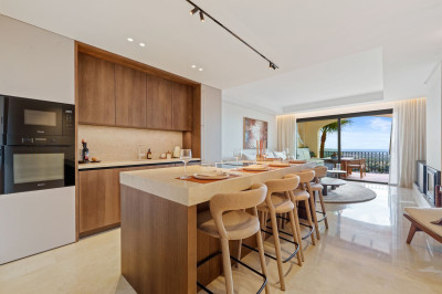 3 Bedroom Penthouse in Benahavís - Image 5