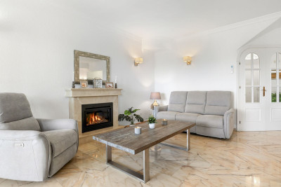 3 Bedroom Detached Villa in El Chaparral - Image 5