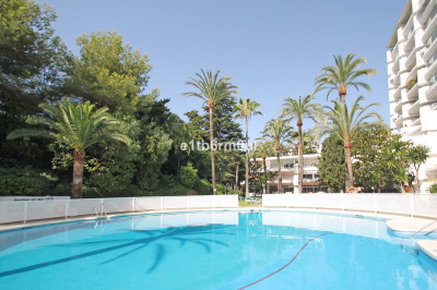 1 Bedroom Middle Floor Apartment in The Golden Mile - Image 1