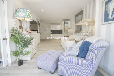 1 Bedroom Middle Floor Apartment in The Golden Mile - Image 4