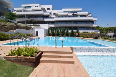 3 Bedroom Ground Floor Apartment in Estepona - Image 2