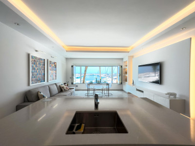 2 Bedroom Middle Floor Apartment in Puerto Banús - Image 1