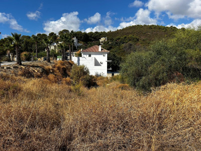 Residential Plot in Estepona - Image 2