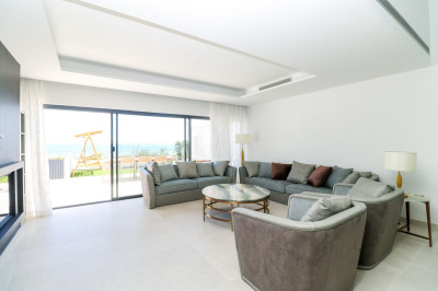 3 Bedroom Townhouse in Estepona - Image 3