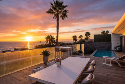 4 Bedroom Detached Villa in Estepona - Image 1