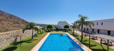 1 Bedroom Top Floor Apartment in Estepona - Image 1