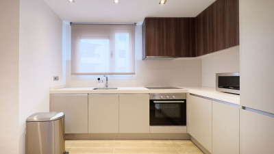 3 Bedroom Middle Floor Apartment in Marbella - Image 5
