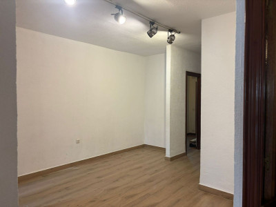 3 Bedroom Middle Floor Apartment in Marbella - Image 3