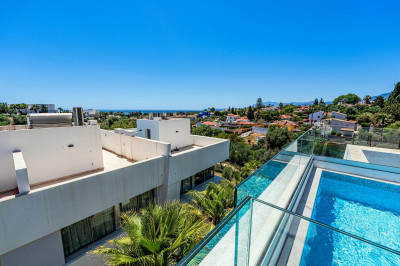 4 Bedroom Townhouse in Río Real - Image 3