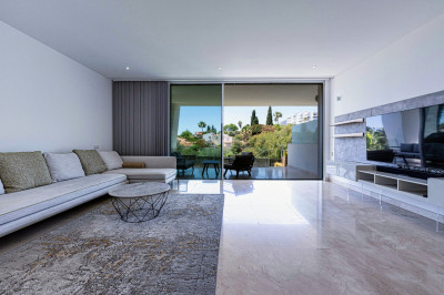 4 Bedroom Townhouse in Río Real - Image 4