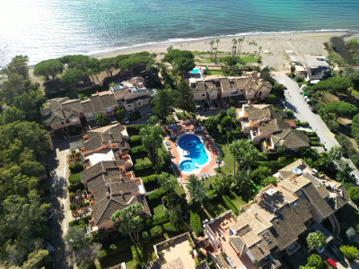 4 Bedroom Penthouse Duplex in Estepona - Image 1