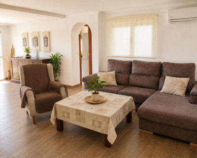 2 Bedroom Ground Floor Apartment in Benalmadena Costa - Image 2