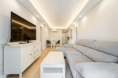 2 Bedroom Middle Floor Apartment in Benalmadena - Image 5