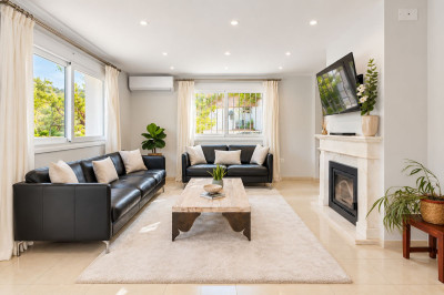 3 Bedroom Detached Villa in El Rosario - Image 3