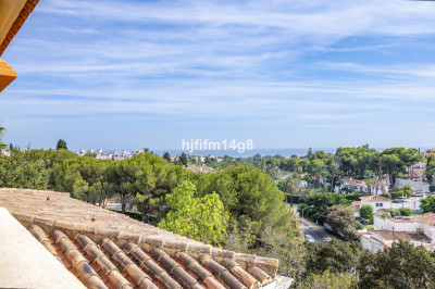3 Bedroom Penthouse Duplex in Nueva Andalucía - Image 2