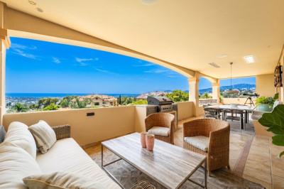5 Bedroom Penthouse Duplex in Nueva Andalucía - Image 1