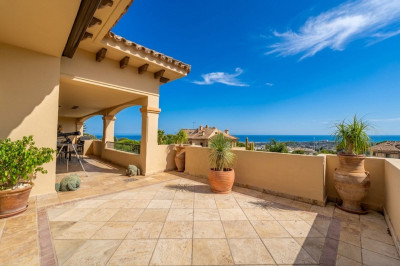5 Bedroom Penthouse Duplex in Nueva Andalucía - Image 3