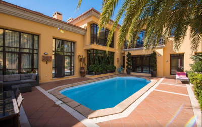 3 Bedroom Bungalow in Puerto Banús - Image 1