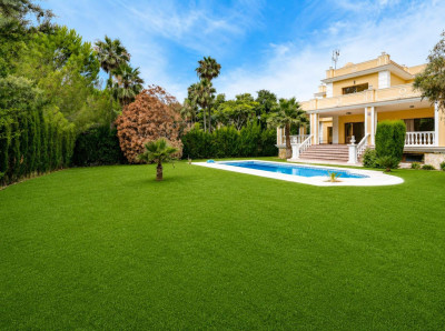 4 Bedroom Detached Villa in Hacienda Las Chapas