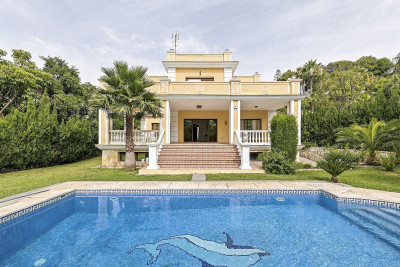 4 Bedroom Detached Villa in Hacienda Las Chapas - Image 2