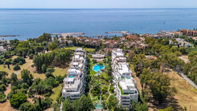 3 Bedroom Middle Floor Apartment in Puerto Banús - Image 1