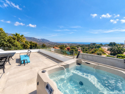 3 Bedroom Semi-Detached House in La Mairena - Image 1
